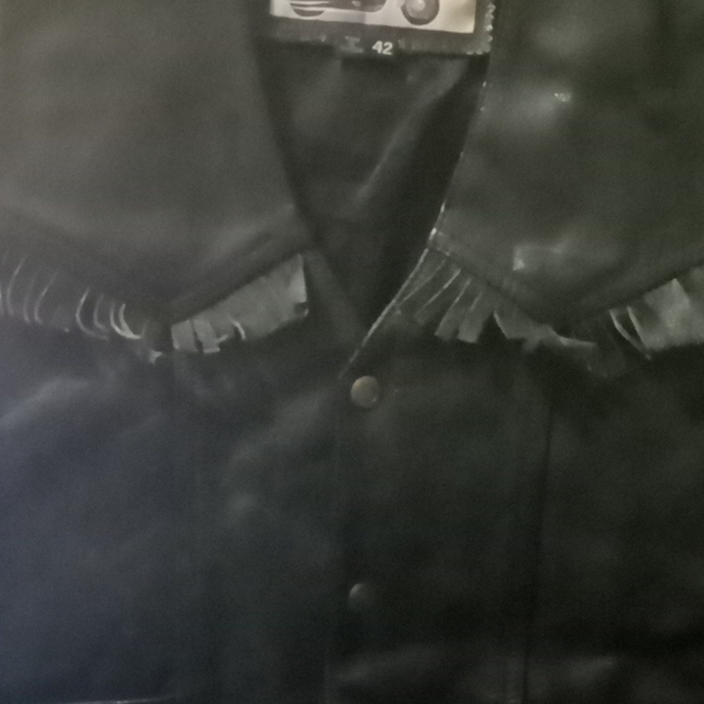 Vest - Picture 3 of 6